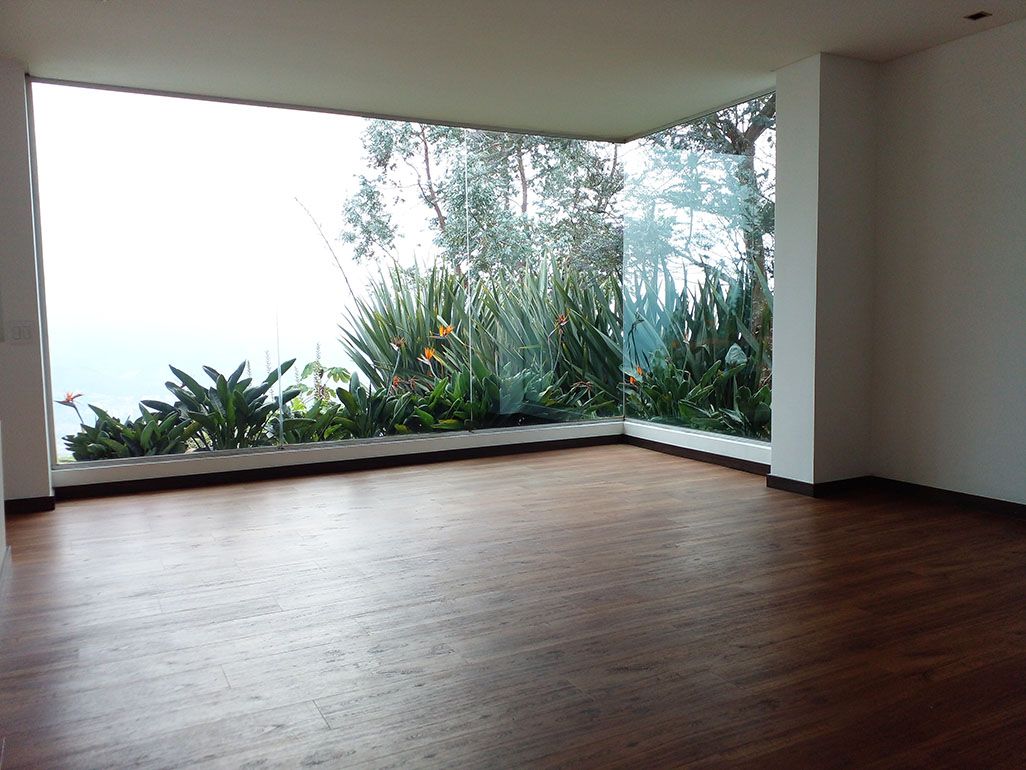 Casa en arriendo o venta Antioquia Medellín Altos Del Poblado 540 m2 Habitaciones 5 Baños 6 Garajes 9 Precio venta $6200000000 Precio arriendo $32000000