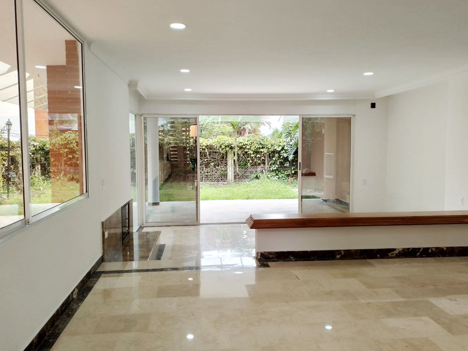 Casa en arriendo Antioquia Medellín Los Balsos No2 300 m2 Habitaciones 4 Baños 13 Garajes 10 Precio $12500000