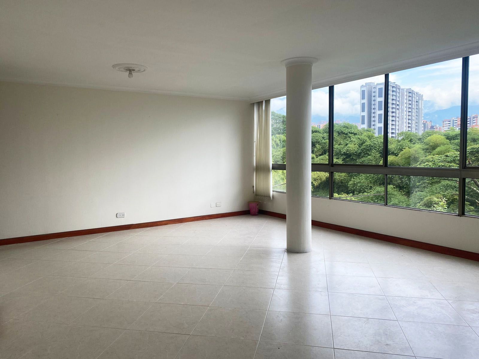 Apartamento en arriendo Antioquia Medellín Santa Fe 96 m2 Habitaciones 3 Baños 2 Garajes 2 Precio $3550000
