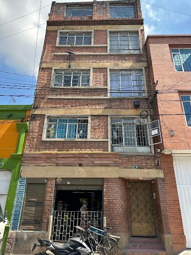 Edificio en venta Cundinamarca Bogotá Ricaurte 360 m2 Habitaciones 13 Baños 17 Garajes 1 Precio $1300000000