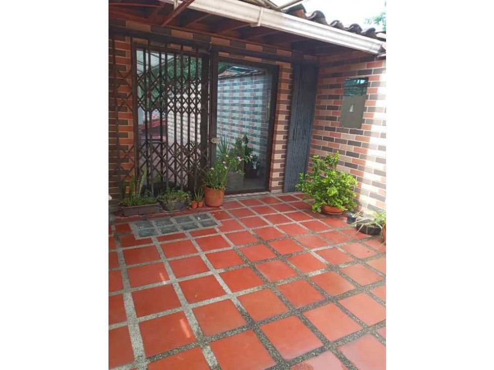 Casa en venta Antioquia Medellín Fatima 258 m2 Habitaciones 5 Baños 4 Garajes 1 Precio $1300000000