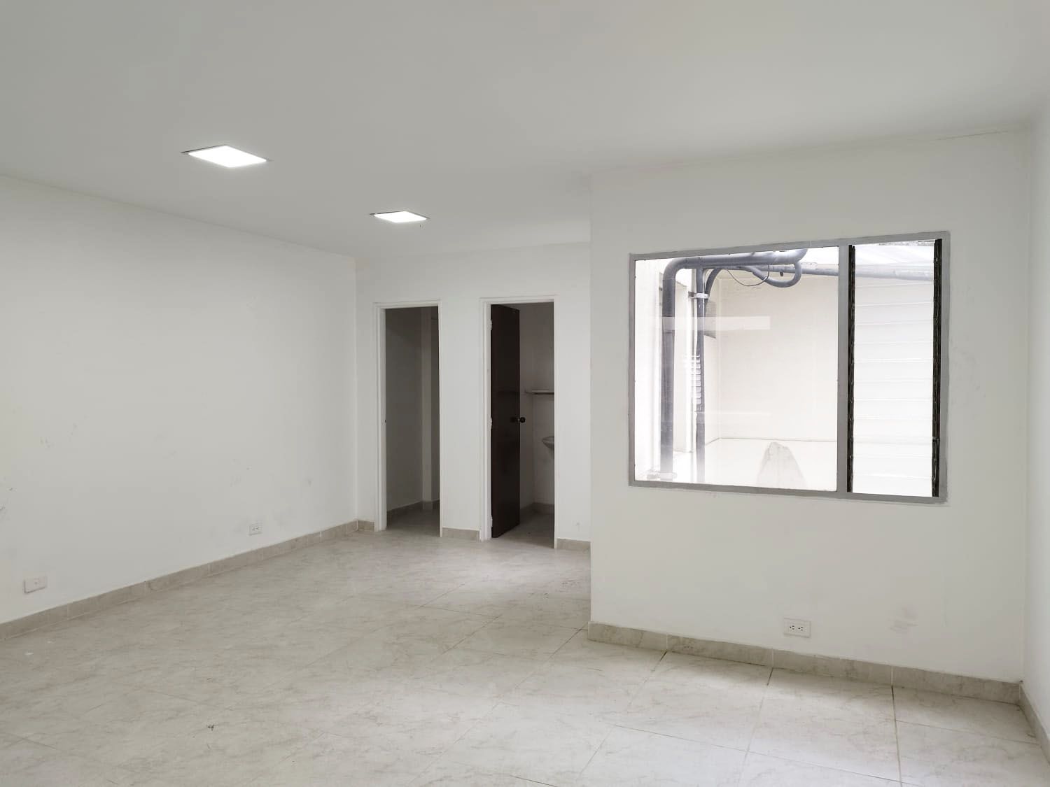 Oficina en arriendo Antioquia Envigado Zona Centro 35 m2 Habitaciones 0 Baños 0 Garajes 1 Precio $1600000