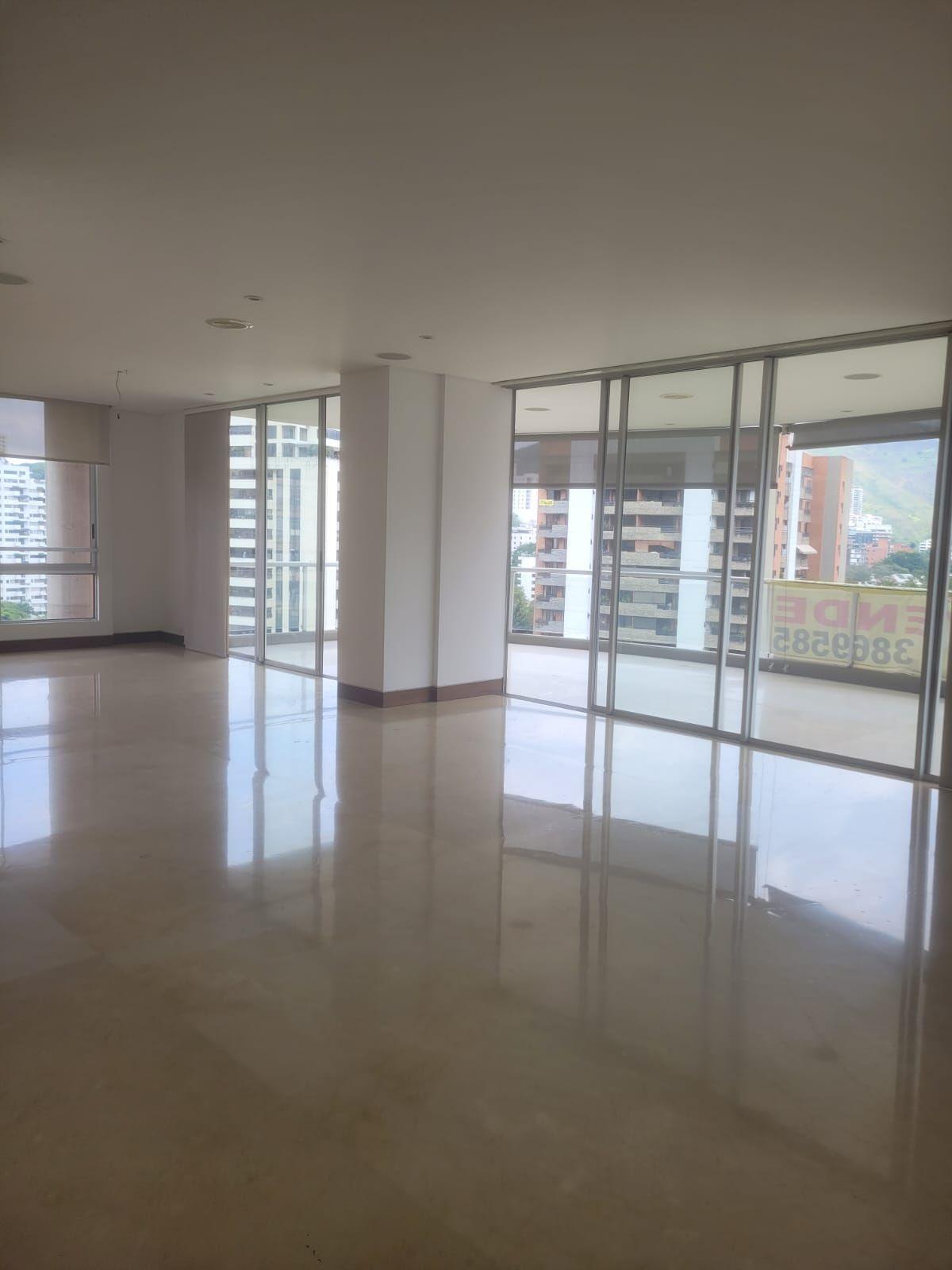 Apartamento en venta Valle Del Cauca Cali Eduardo Santos 278 m2 Habitaciones 3 Baños 8 Garajes 4 Precio $1300000000