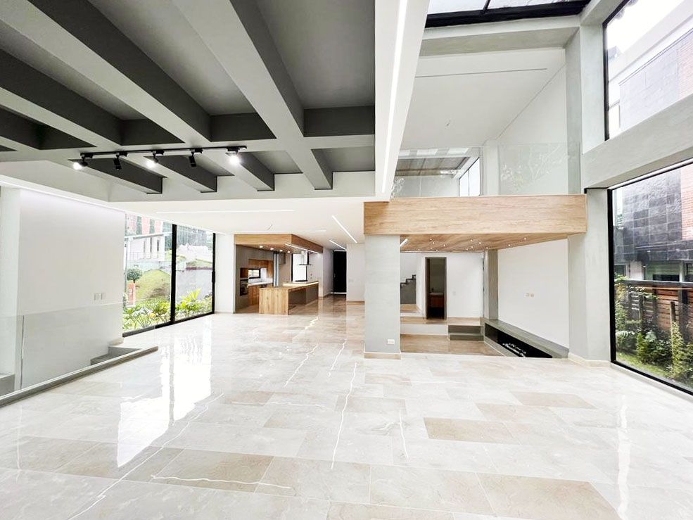 Casa en venta Antioquia Envigado El Chocho 460 m2 Habitaciones 4 Baños 8 Garajes 5 Precio $3700000000