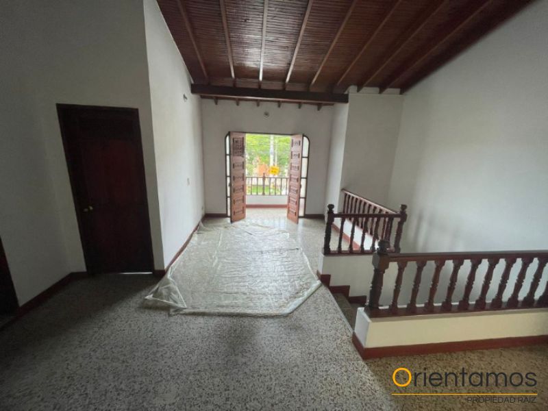 Oficina en arriendo Antioquia Rionegro El Hospital 119 m2 Habitaciones 0 Baños 2 Garajes 1 Precio $2000000