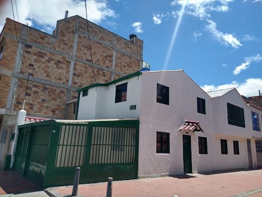 Casa en venta Cundinamarca Bogotá Bertha Hernandez De Ospina Perez 181 m2 Habitaciones 4 Baños 3 Garajes 2 Precio $445000000