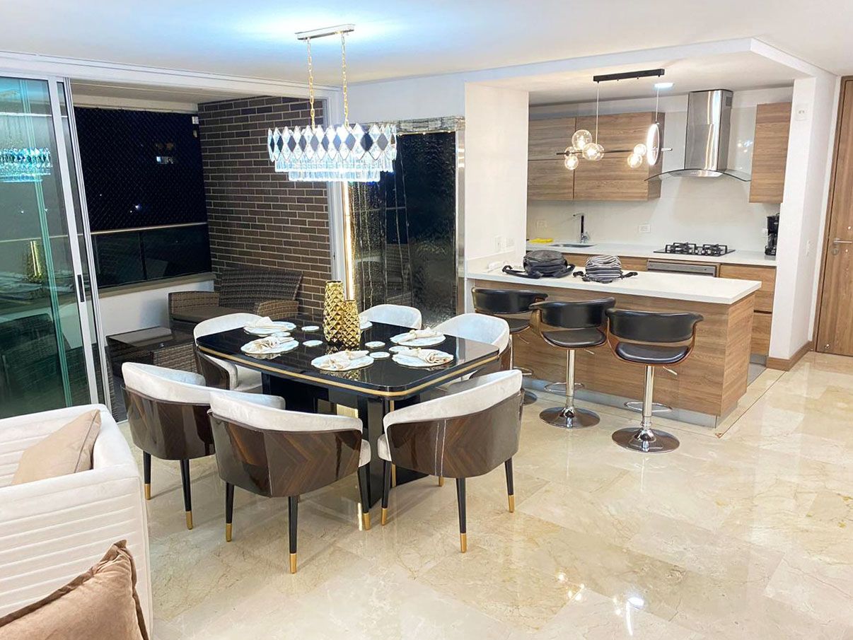 Apartamento en arriendo Antioquia Medellín La Linde 150 m2 Habitaciones 3 Baños 6 Garajes 3 Precio $16100000