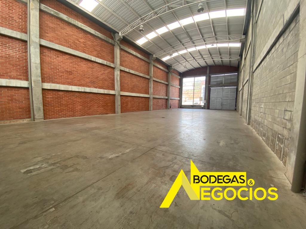 Bodega en arriendo Antioquia Rionegro El Porvenir 430 m2 Habitaciones 0 Baños 0 Garajes 4 Precio $12758000