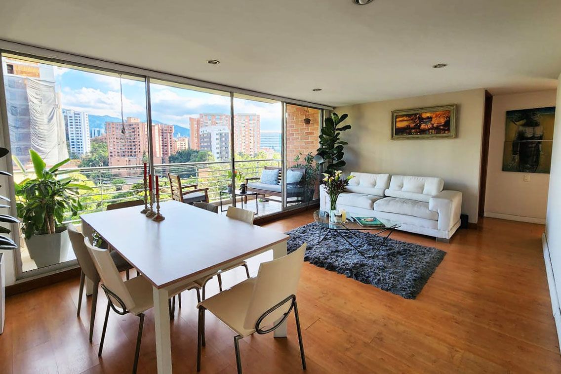 Apartamento en arriendo o venta Antioquia Medellín Astorga 95 m2 Habitaciones 3 Baños 2 Garajes 3 Precio venta $790000000 Precio arriendo $4400000