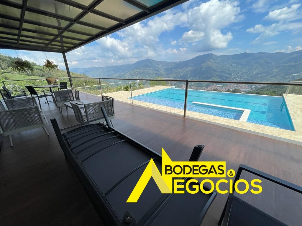 Casa en venta Antioquia Copacabana Machado 312 m2 Habitaciones 7 Baños 4 Garajes 12 Precio $3600000000