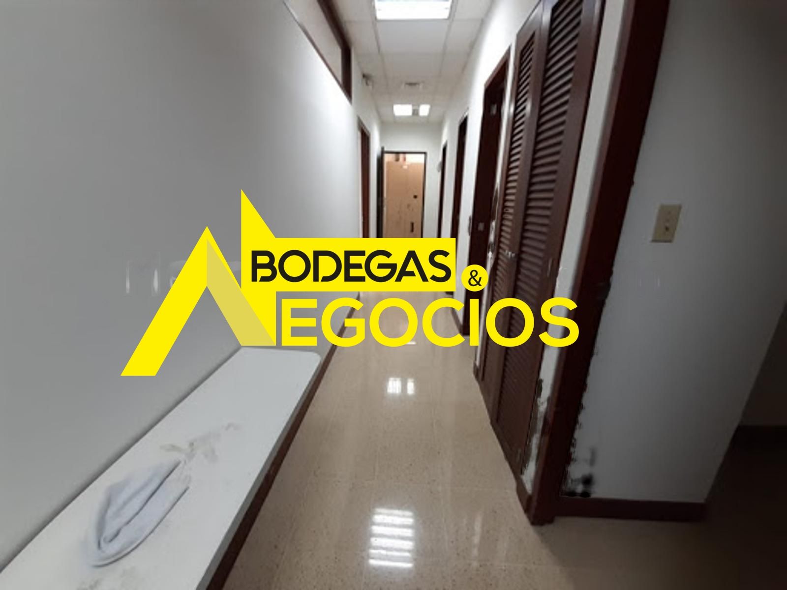 Local en arriendo Antioquia Medellín Villa Carlota 392 m2 Habitaciones 0 Baños 2 Garajes 5 Precio $25800000