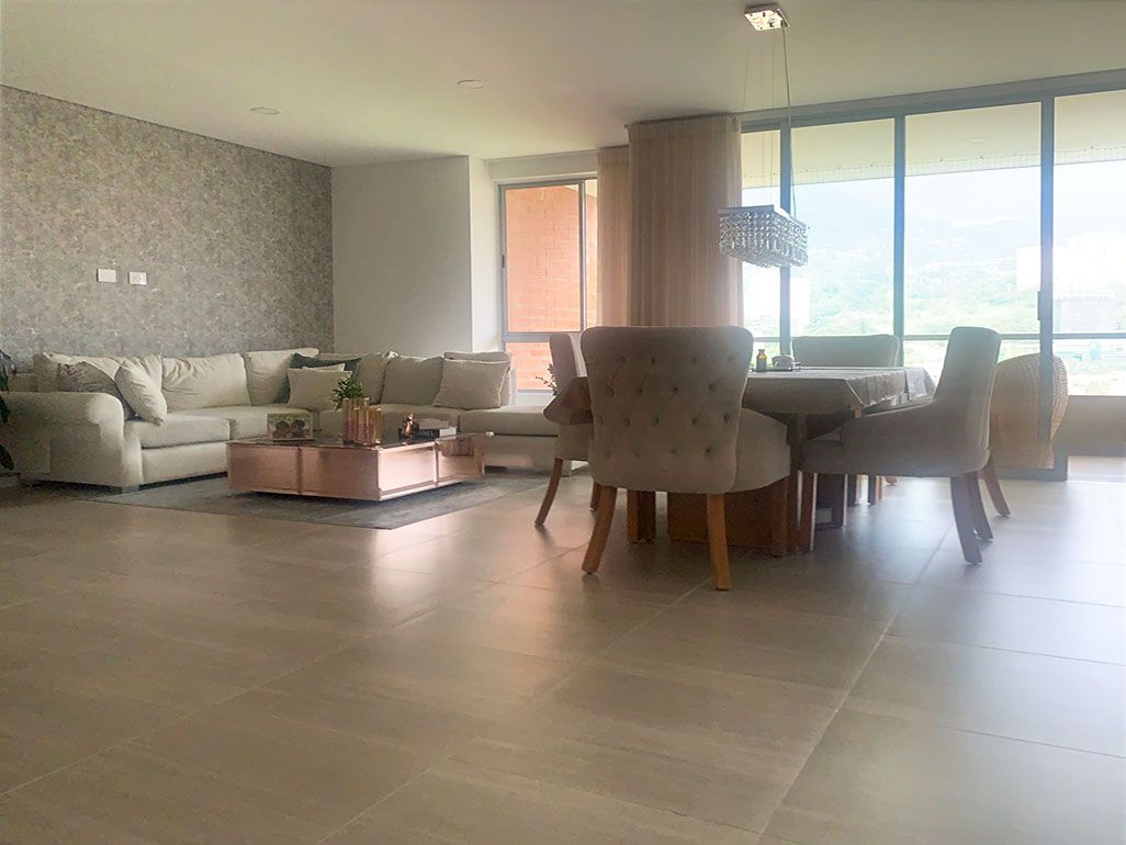 Apartamento en venta Antioquia Envigado Zona Centro 275 m2 Habitaciones 3 Baños 4 Garajes 3 Precio $2365000000