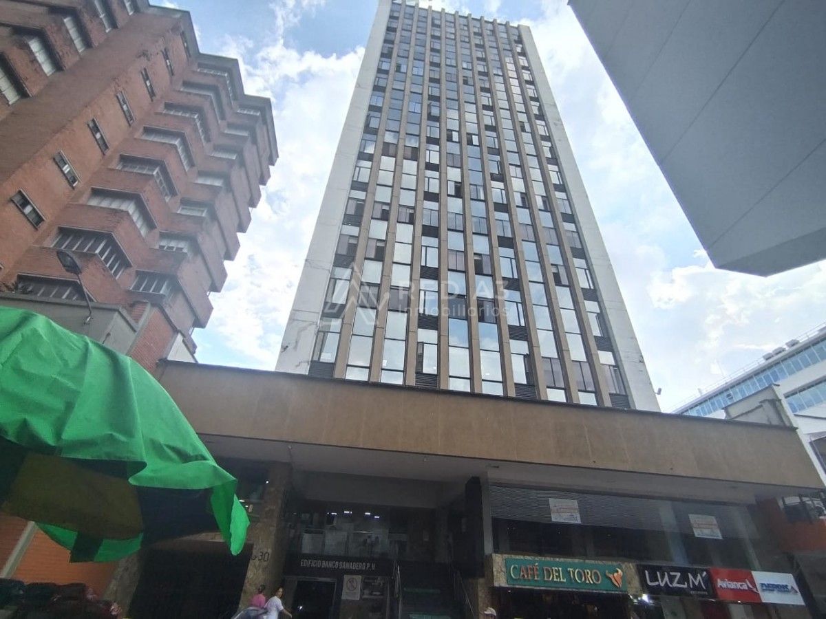 Oficina en venta Risaralda Pereira Sector Plaza De Bolivar 42 m2 Habitaciones 0 Baños 0 Garajes 1 Precio $163000000