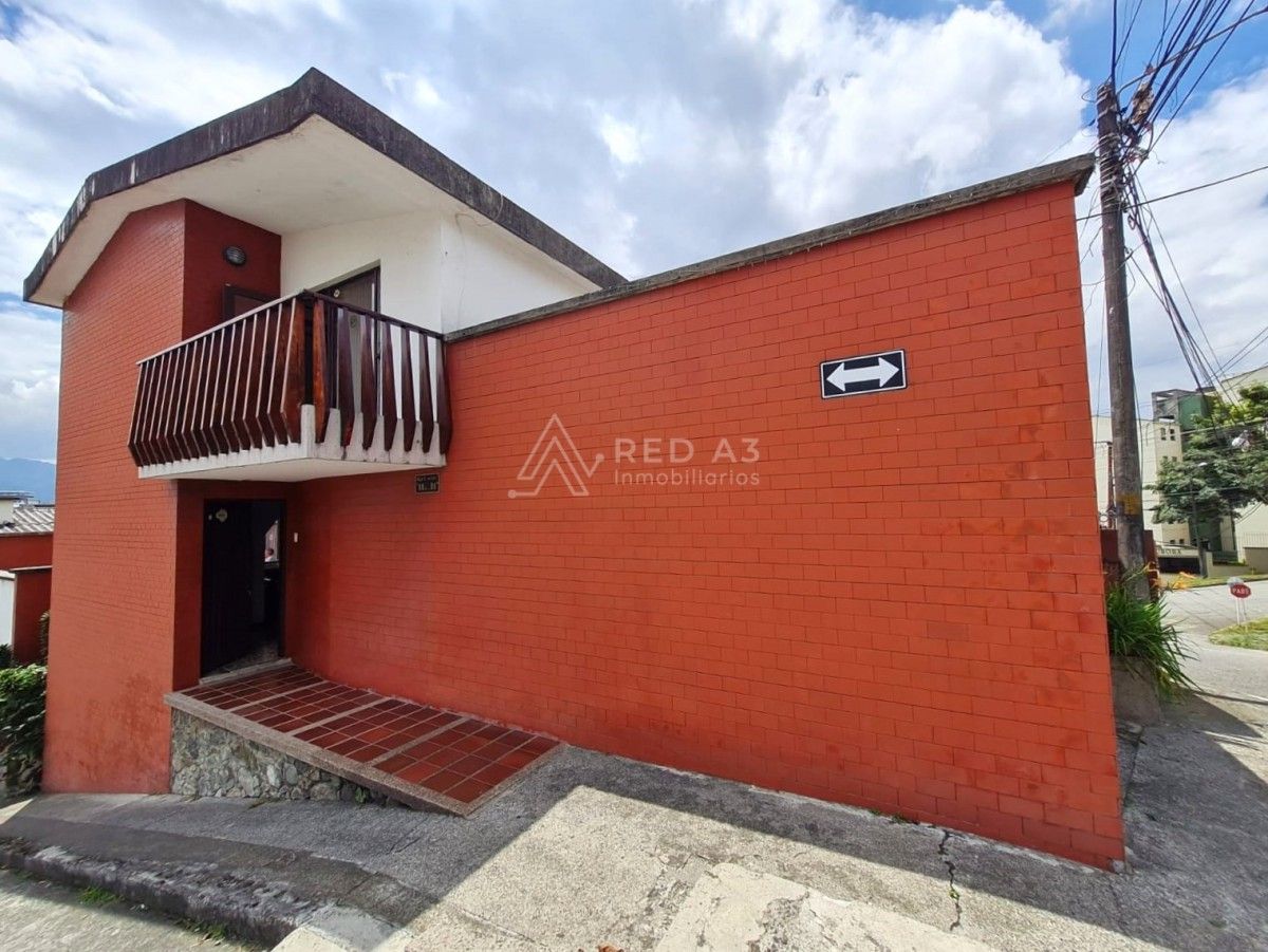 Casa en venta Risaralda Pereira Popular Modelo 242 m2 Habitaciones 3 Baños 6 Garajes 2 Precio $950000000