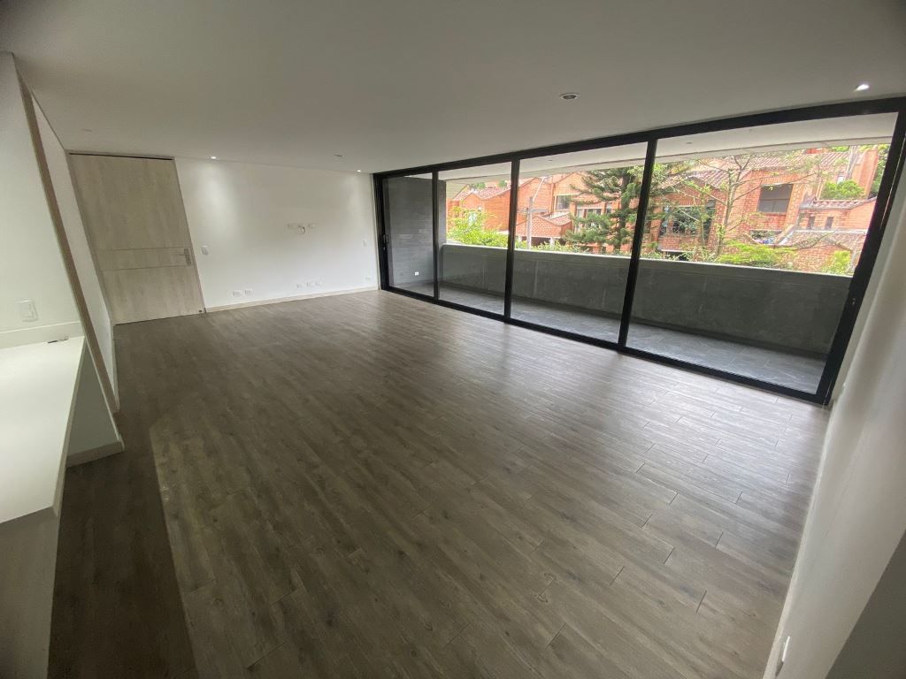 Apartamento en venta Antioquia Envigado Zúñiga 178 m2 Habitaciones 3 Baños 6 Garajes 3 Precio $1200000000