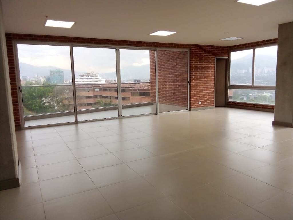 Oficina en arriendo Antioquia Medellín Castropol 114 m2 Habitaciones 0 Baños 2 Garajes 3 Precio $12500000