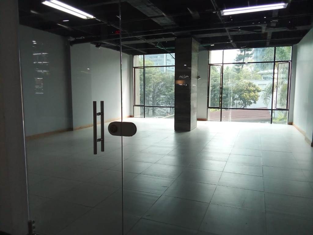 Oficina en arriendo Antioquia Medellín El Poblado 70 m2 Habitaciones 0 Baños 10 Garajes 2 Precio $10200000
