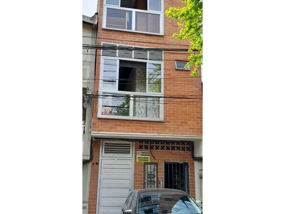 Edificio en venta Antioquia Medellín Cristo Rey 400 m2 Habitaciones 0 Baños 4 Garajes 1 Precio $1400000000