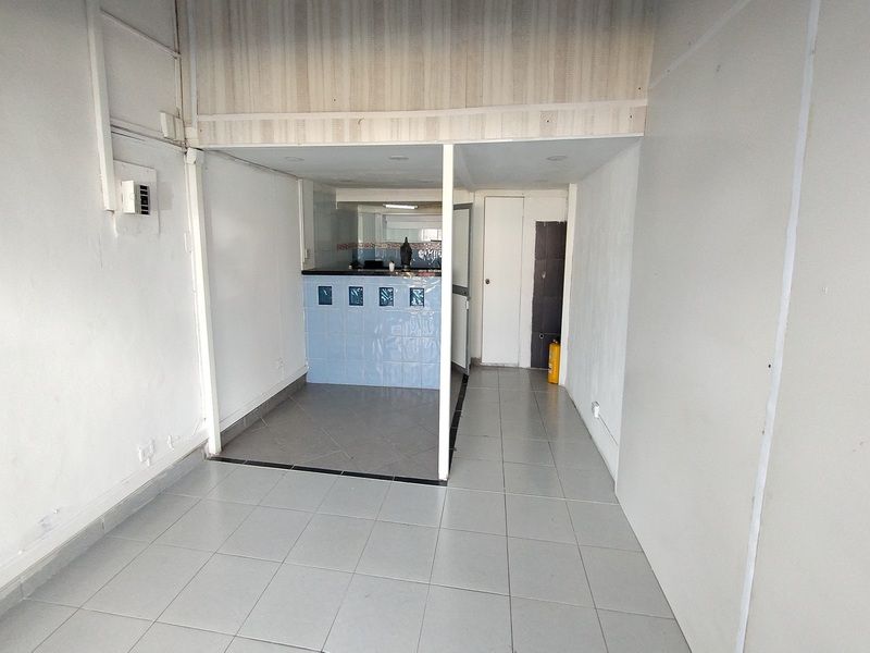 Local en arriendo Antioquia Medellín Rosales 15 m2 Habitaciones 0 Baños 10 Garajes 1 Precio $2000000