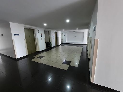 Consultorio en arriendo Cundinamarca Bogotá Bella Suiza 250 m2 Habitaciones 0 Baños 2 Garajes 8 Precio $25525703
