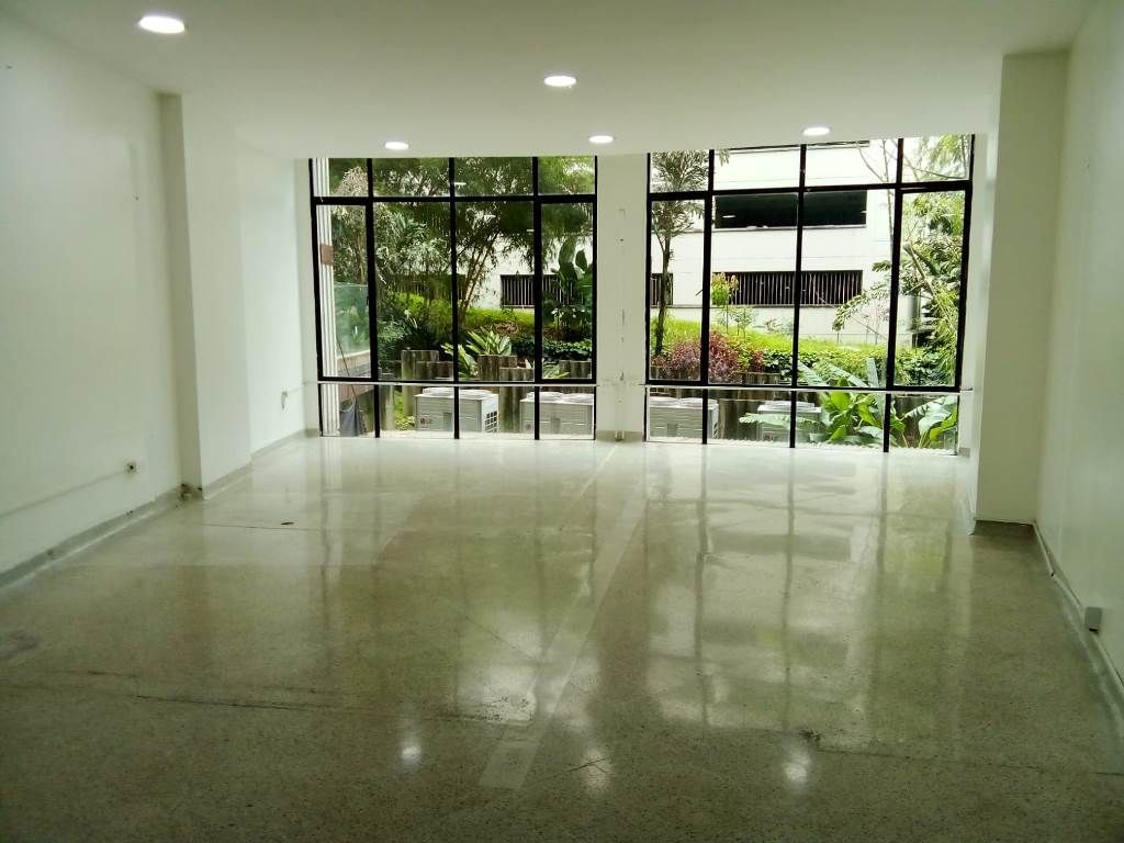 Oficina en arriendo Antioquia Medellín El Poblado 230 m2 Habitaciones 0 Baños 0 Garajes 5 Precio $30000000