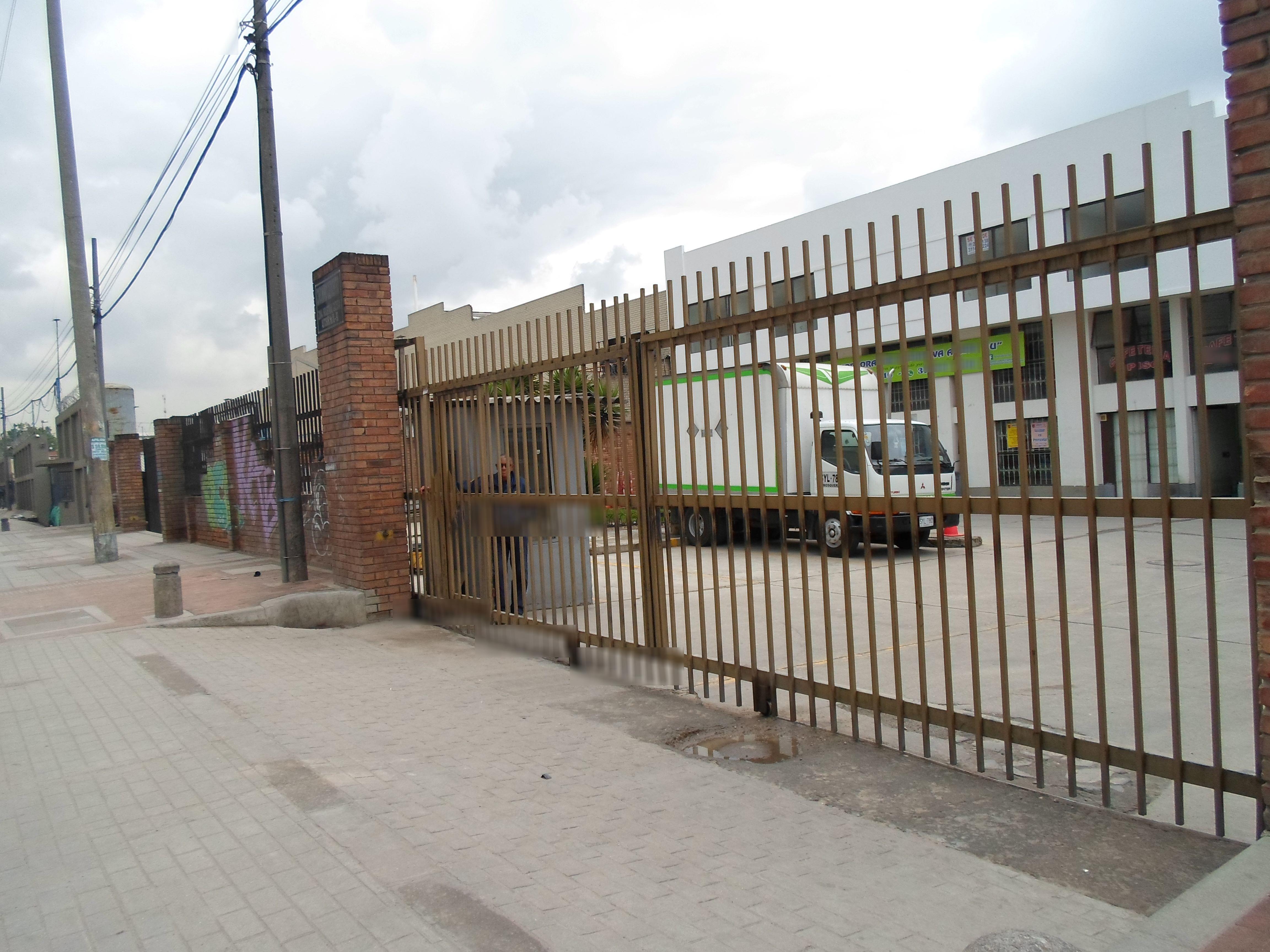Local en venta Cundinamarca Soacha Zona Industrial Cazuca 256 m2 Habitaciones 0 Baños 4 Garajes 1 Precio $250000000