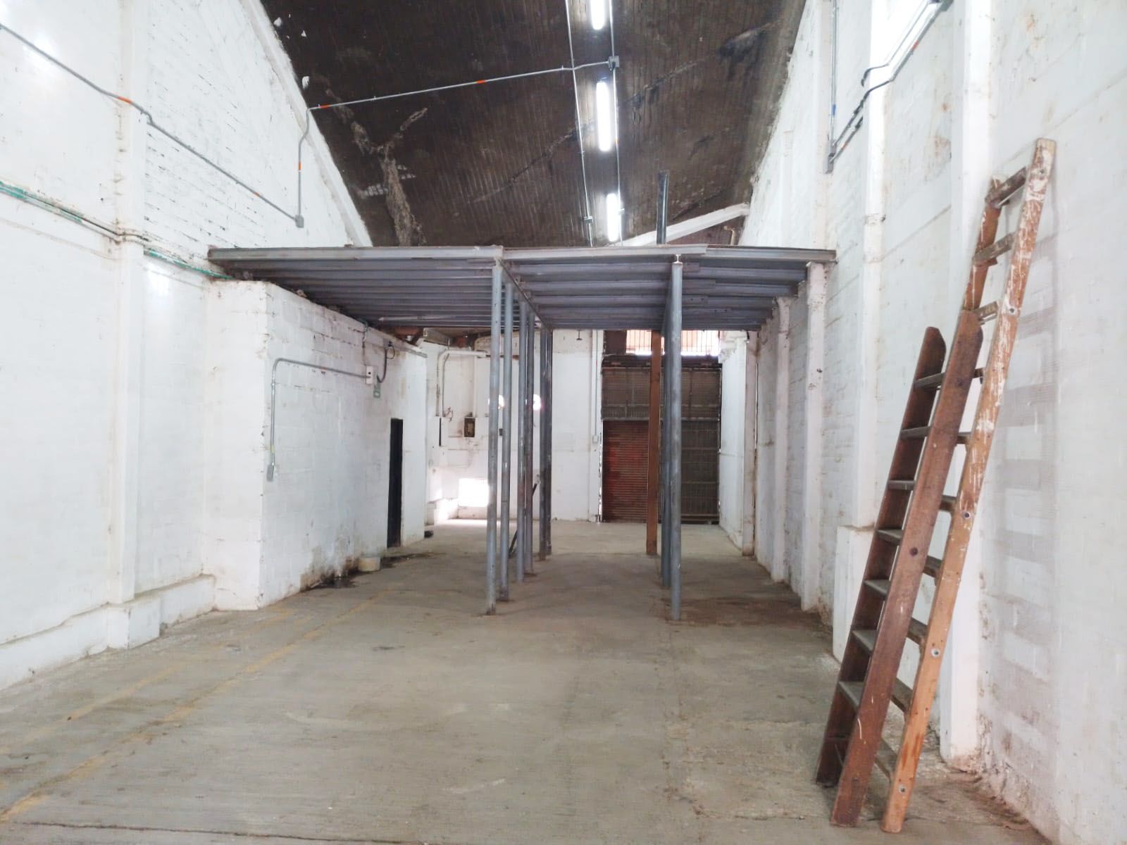 Bodega en arriendo Antioquia Itagüí San Fernando 135 m2 Habitaciones 0 Baños 0 Garajes 5 Precio $13000000