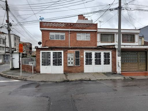 Casa en venta Cundinamarca Bogotá Marsella 460 m2 Habitaciones 9 Baños 5 Garajes 3 Precio $1300000000