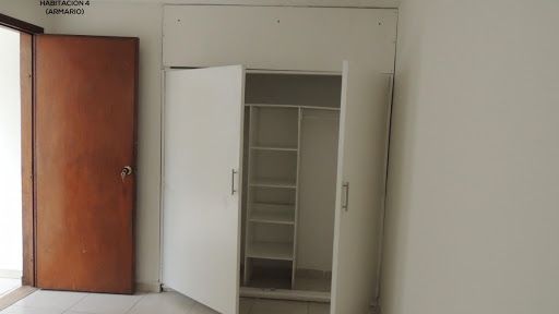 Casa en venta Cundinamarca Bogotá Las Américas 357 m2 Habitaciones 11 Baños 6 Garajes 1 Precio $1200000000