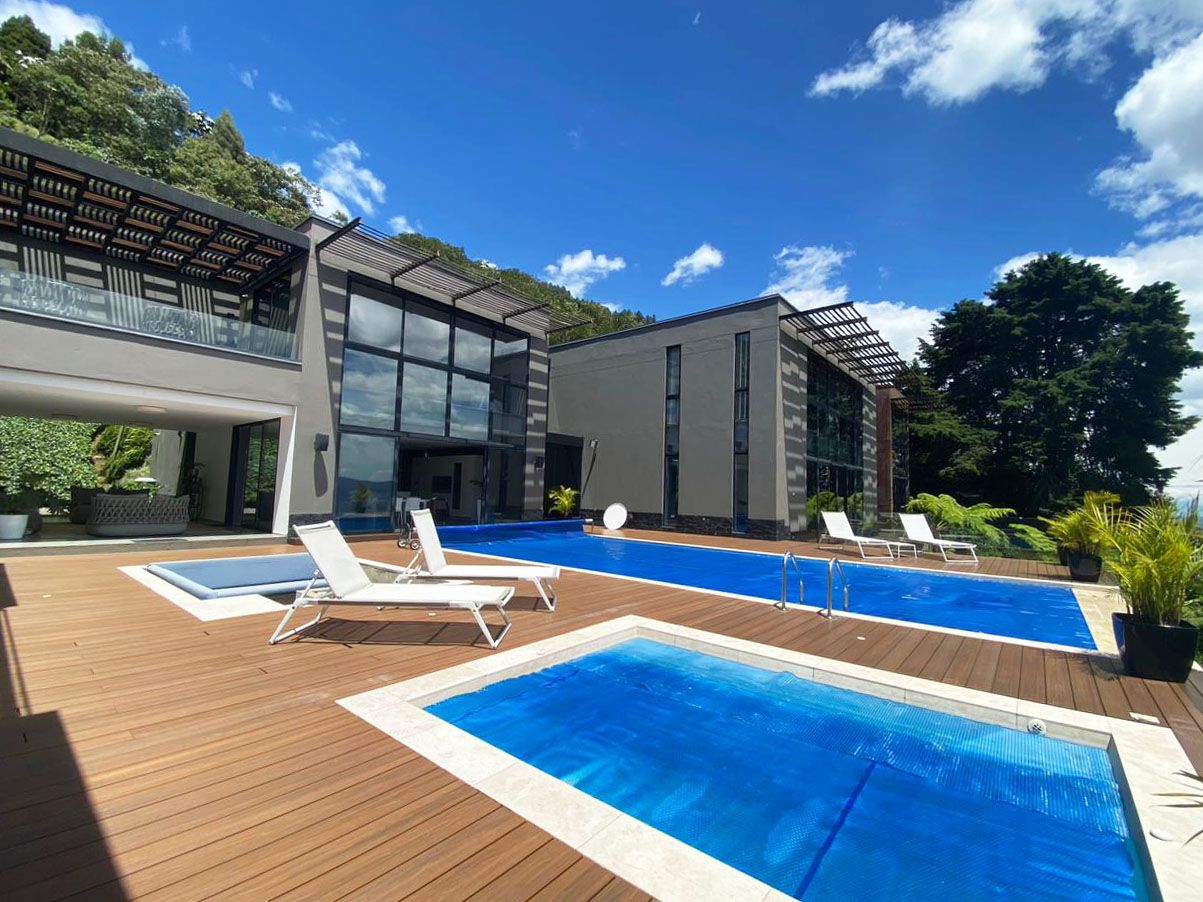 Casa en arriendo Antioquia Envigado Hacienda San Jorge 810 m2 Habitaciones 5 Baños 15 Garajes 4 Precio $47000000