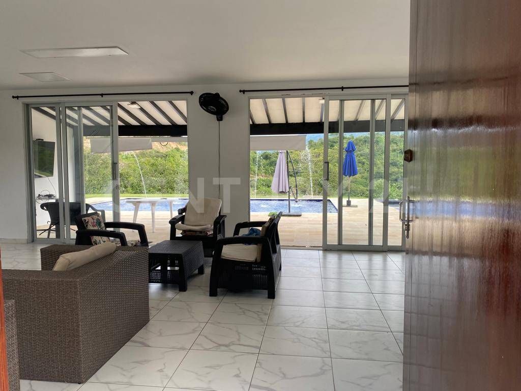 Casa en venta Antioquia Sopetrán Sopetran 262 m2 Habitaciones 5 Baños 4 Garajes 6 Precio $1030000000