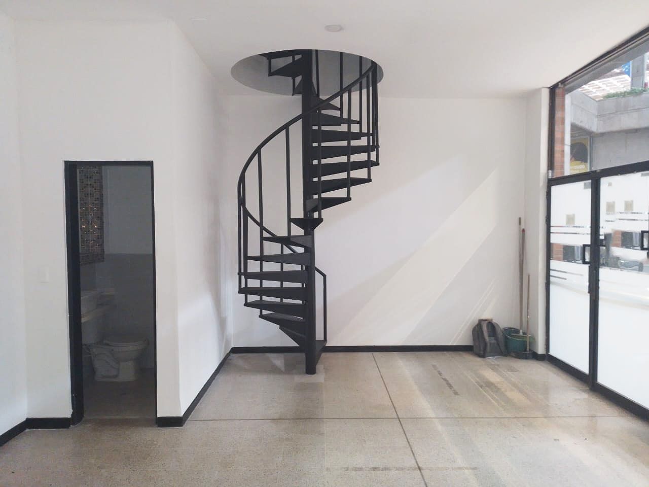 Local en arriendo o venta Antioquia Medellín San Joaquin 70 m2 Habitaciones 0 Baños 0 Garajes 1 Precio venta $450000000 Precio arriendo $3900000