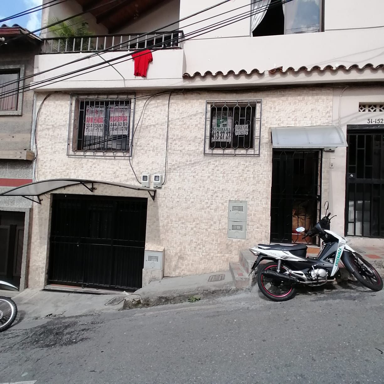 Casa en venta Antioquia Medellín Enciso 180 m2 Habitaciones 5 Baños 2 Garajes 2 Precio $580000000