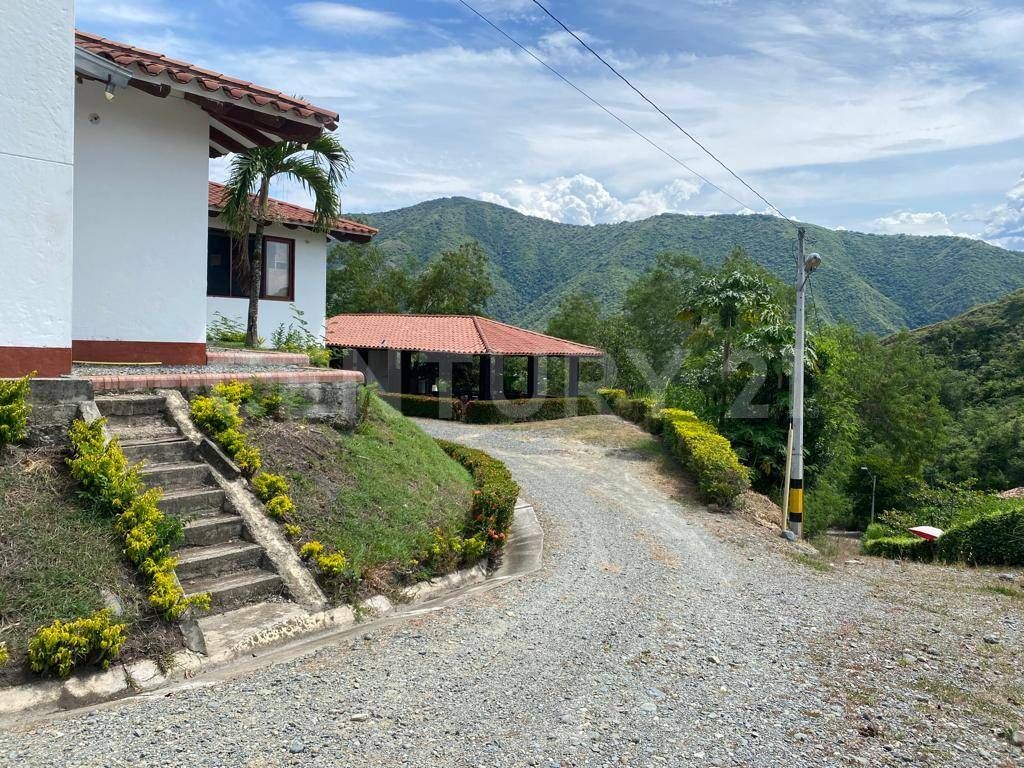 Casa en venta Antioquia Sopetrán Sopetran 450 m2 Habitaciones 4 Baños 6 Garajes 6 Precio $1000000000