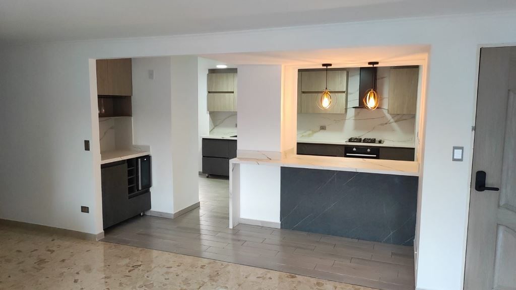 Apartamento en arriendo Antioquia Medellín Laureles 118 m2 Habitaciones 3 Baños 2 Garajes 2 Precio $3500000