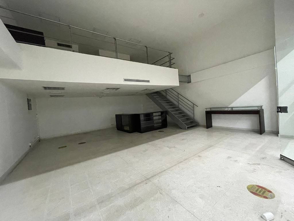 Local en arriendo Antioquia Medellín Patio Bonito 95 m2 Habitaciones 0 Baños 0 Garajes 2 Precio $7700000