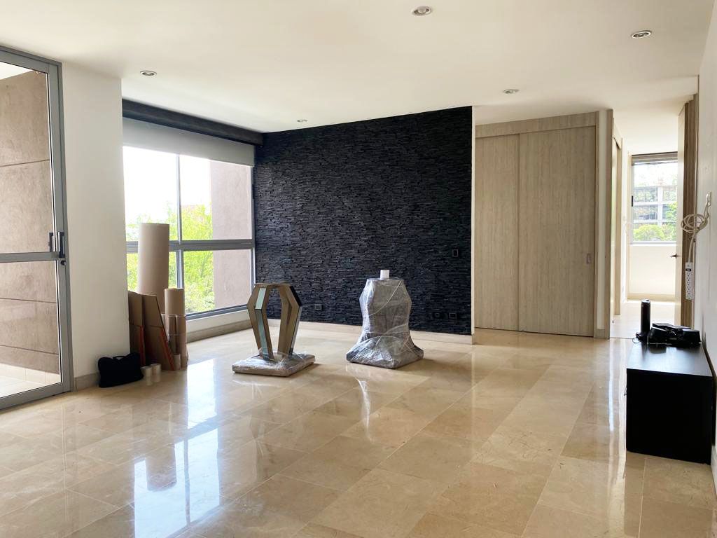 Apartamento en arriendo o venta Antioquia Medellín La Linde 125 m2 Habitaciones 3 Baños 6 Garajes 3 Precio venta $970000000 Precio arriendo $7700000