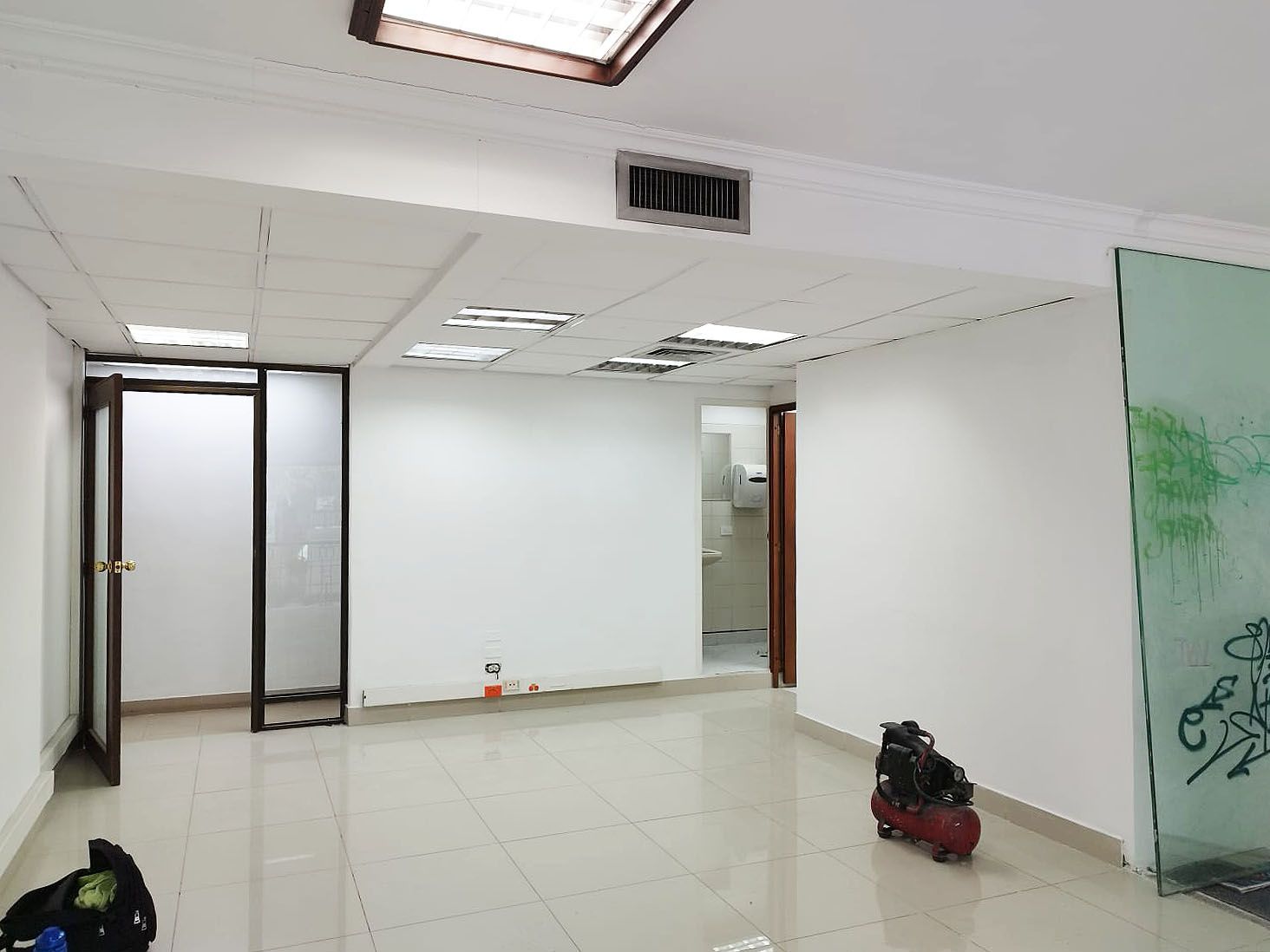 Oficina en arriendo Antioquia Medellín El Poblado 437 m2 Habitaciones 0 Baños 6 Garajes 9 Precio $36000000