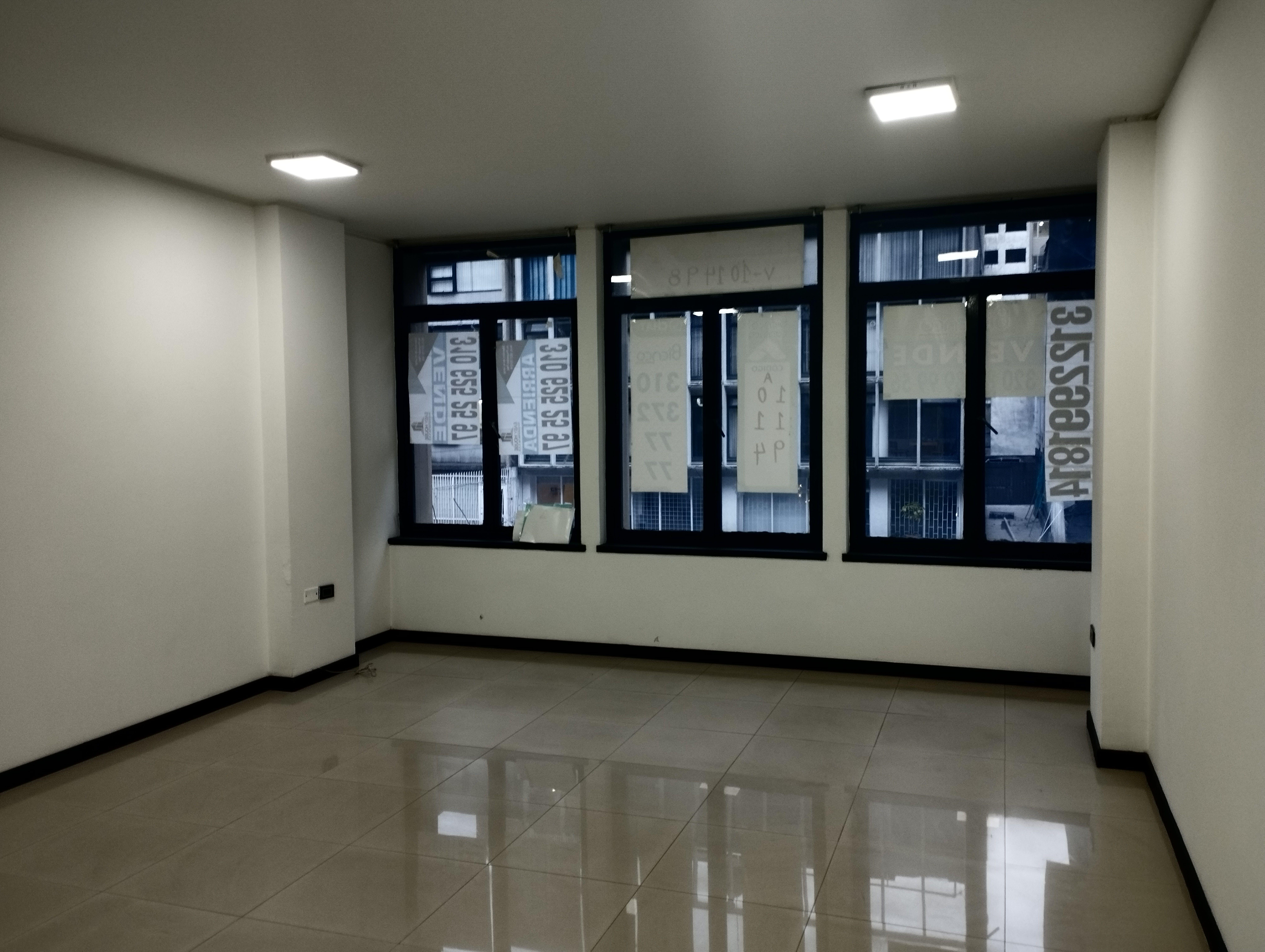 Oficina en arriendo o venta Cundinamarca Bogotá La Catedral 25 m2 Habitaciones 0 Baños 10 Garajes 1 Precio venta $140000000 Precio arriendo $1200000