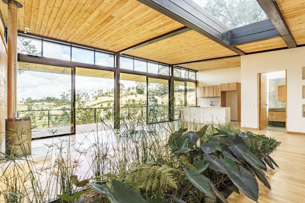 Casa en arriendo o venta Antioquia Rionegro Rionegro 300 m2 Habitaciones 3 Baños 6 Garajes 10 Precio venta $1870000000 Precio arriendo $10300000