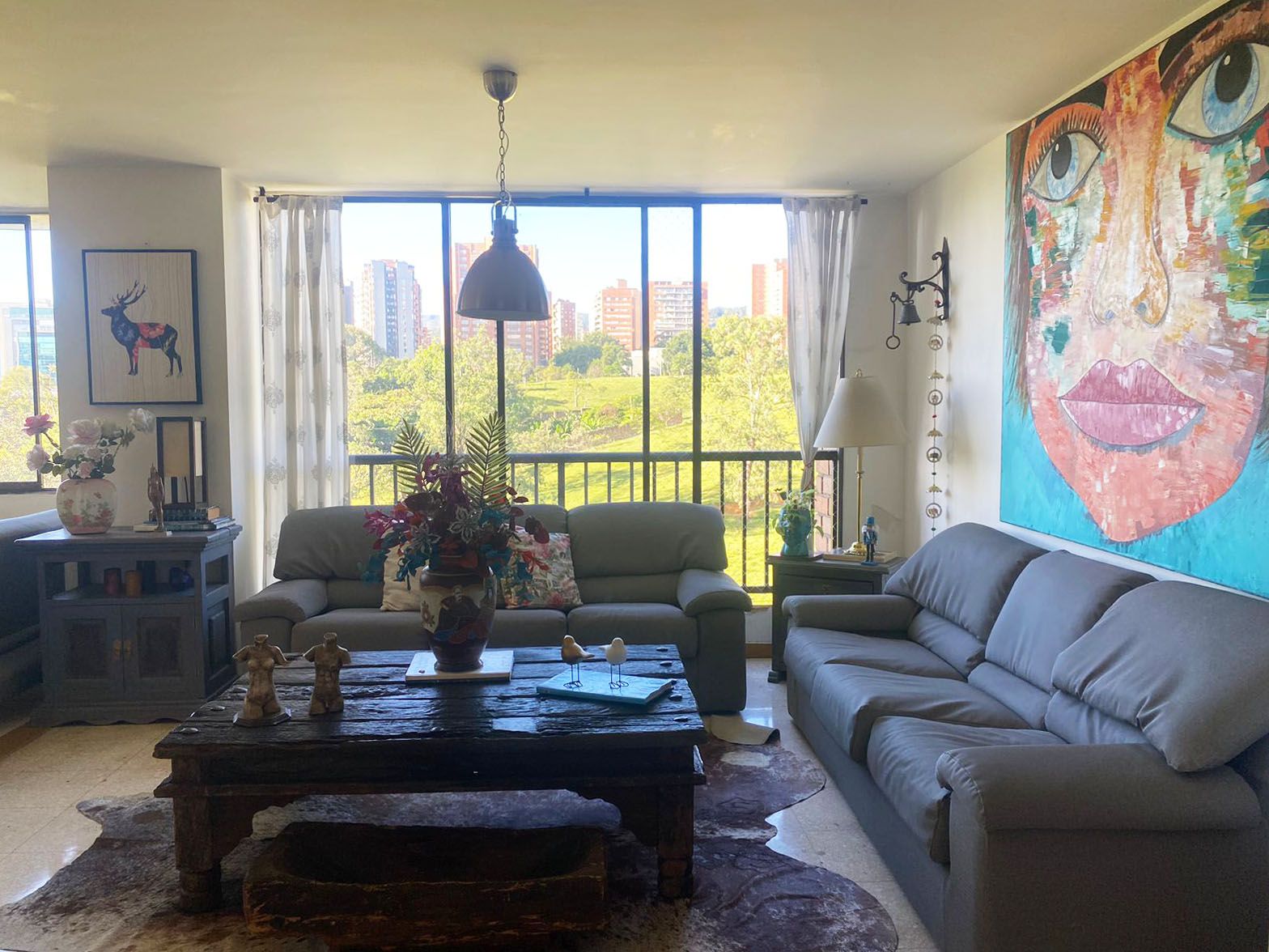 Apartamento en arriendo Antioquia Medellín La Aguacatala 120 m2 Habitaciones 2 Baños 2 Garajes 3 Precio $5800000