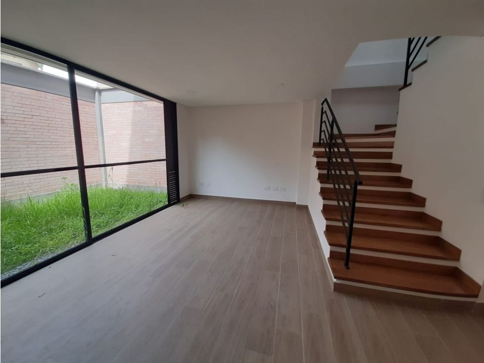 Casa en arriendo Antioquia Rionegro Ub Gualanday 159 m2 Habitaciones 4 Baños 8 Garajes 2 Precio $4700000