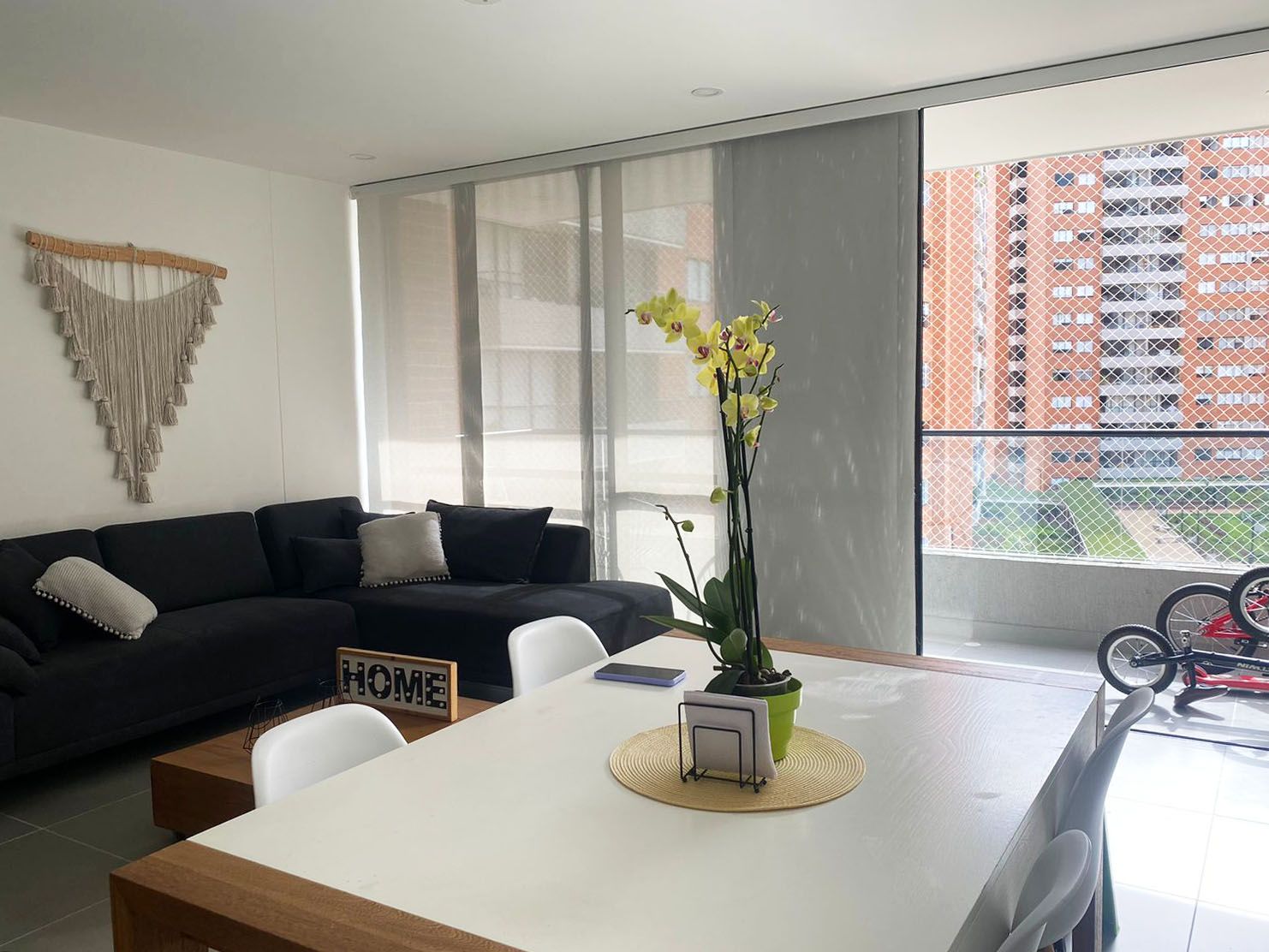 Apartamento en arriendo Antioquia Envigado Zona Centro 100 m2 Habitaciones 3 Baños 4 Garajes 3 Precio $5700000