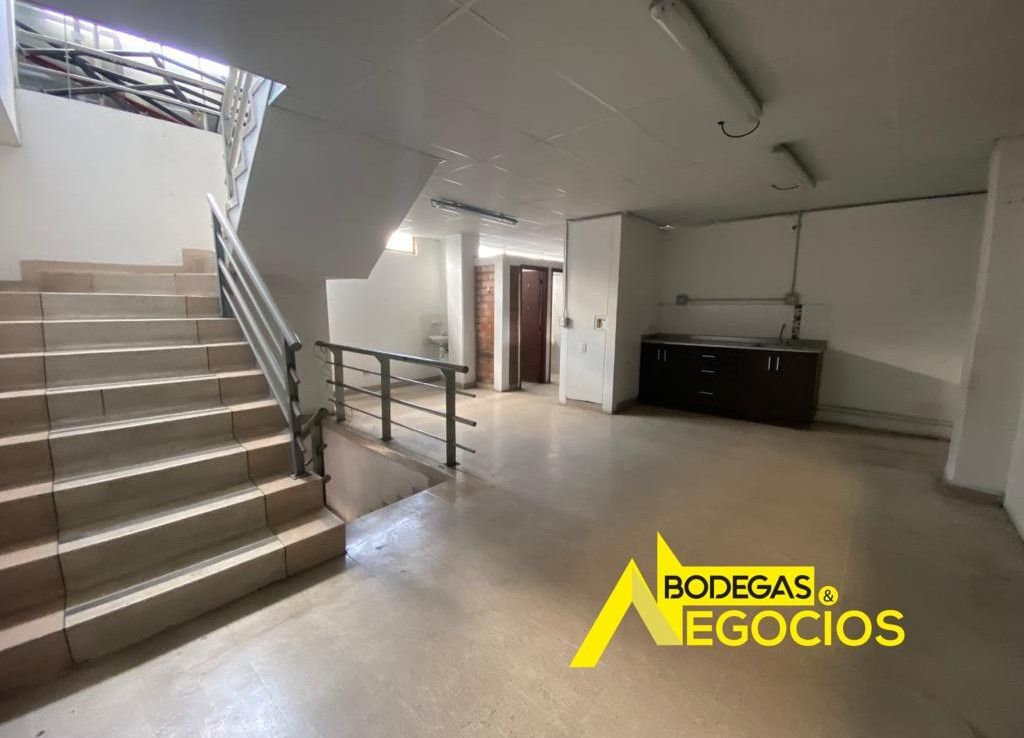 Bodega en arriendo Antioquia Medellín Villa Carlota 1829 m2 Habitaciones 0 Baños 6 Garajes 5 Precio $54900000