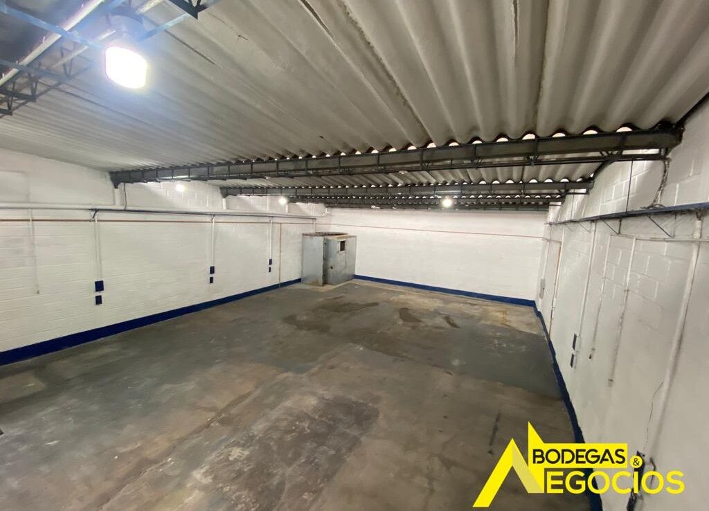 Bodega en venta Antioquia Medellín San Benito 220 m2 Habitaciones 0 Baños 2 Garajes 3 Precio $1300000000