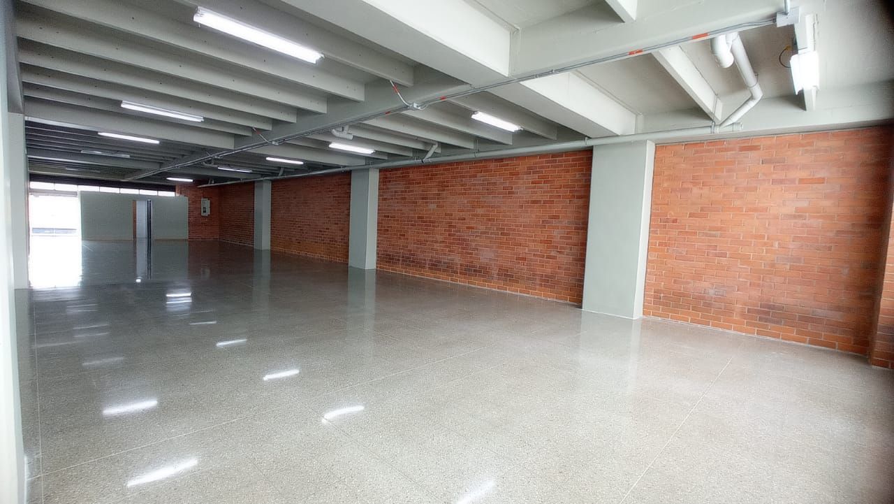 Local en arriendo Antioquia Medellín Shellmar 231 m2 Habitaciones 0 Baños 2 Garajes 3 Precio $16900000