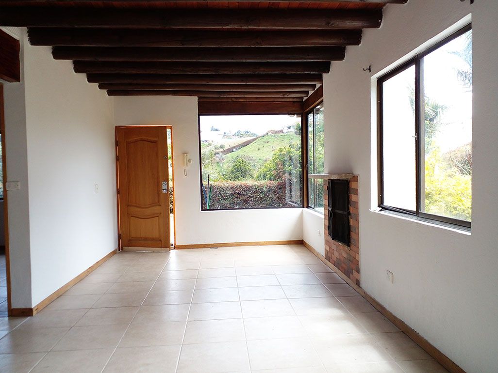 Casa en arriendo Antioquia Envigado La Mesa 135 m2 Habitaciones 3 Baños 4 Garajes 7 Precio $6300000