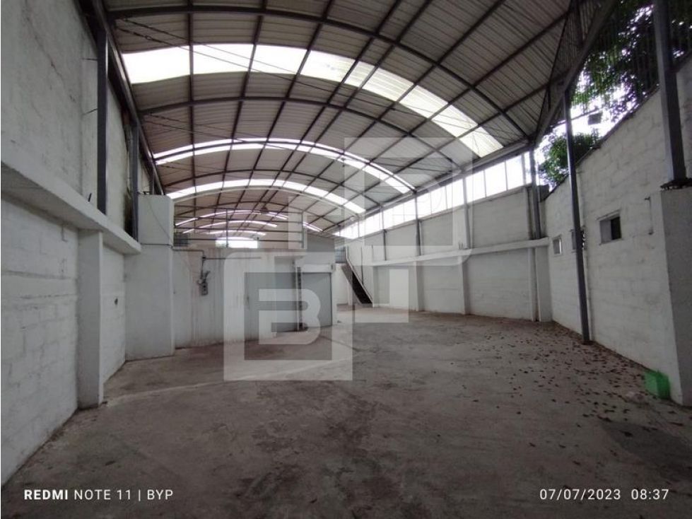 Bodega en arriendo Antioquia Medellín Sevilla 420 m2 Habitaciones 0 Baños 2 Garajes 1 Precio $8500000
