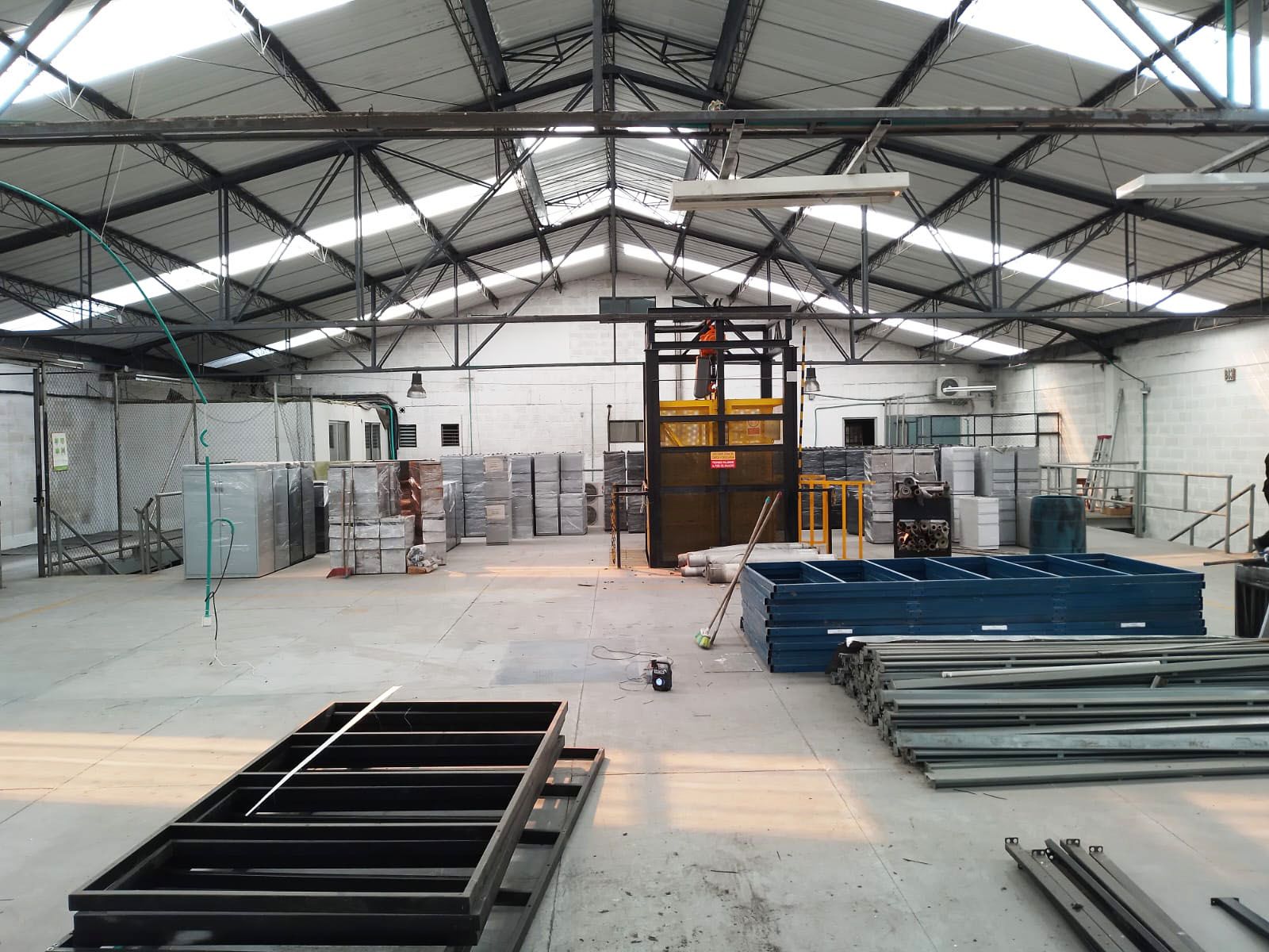 Oficina en arriendo Antioquia Medellín Guayabal 2366 m2 Habitaciones 0 Baños 21 Garajes 14 Precio $58000000