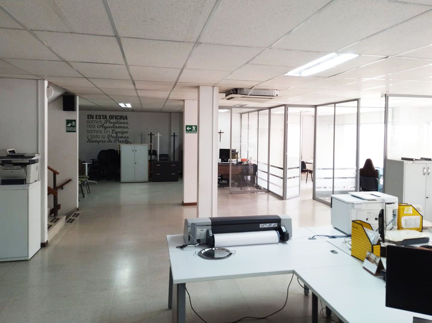 Oficina en arriendo Antioquia Medellín Guayabal 700 m2 Habitaciones 0 Baños 17 Garajes 10 Precio $23000000